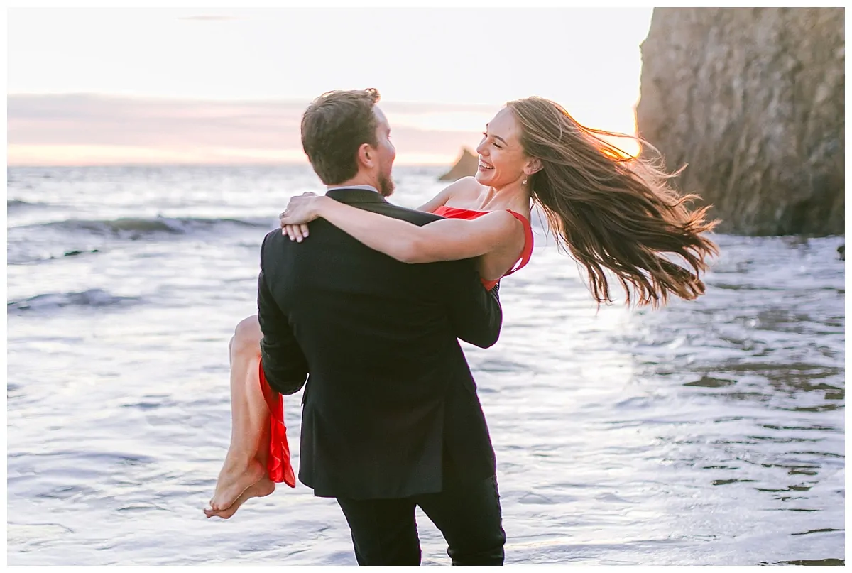 El Matador Beach Engagement_1131.jpg